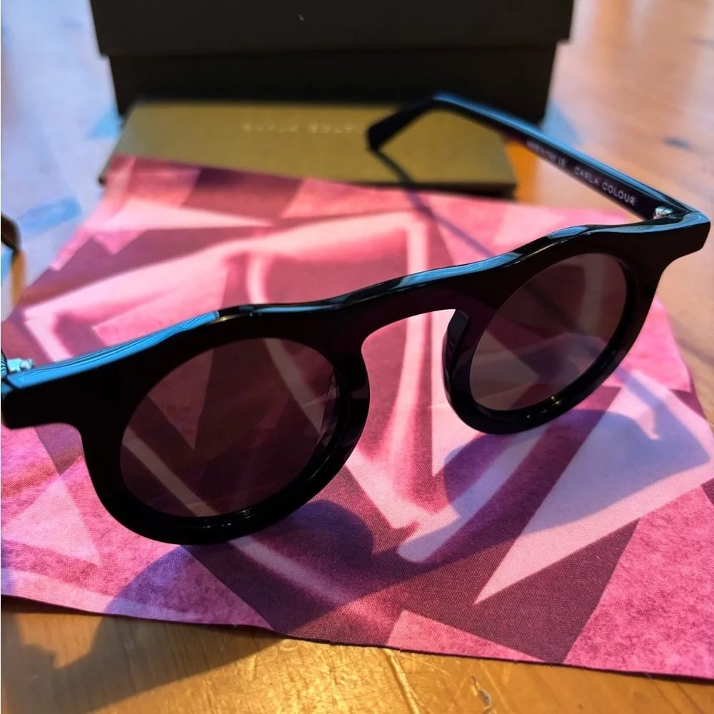 Carla Colour Lind Sunglasses Black